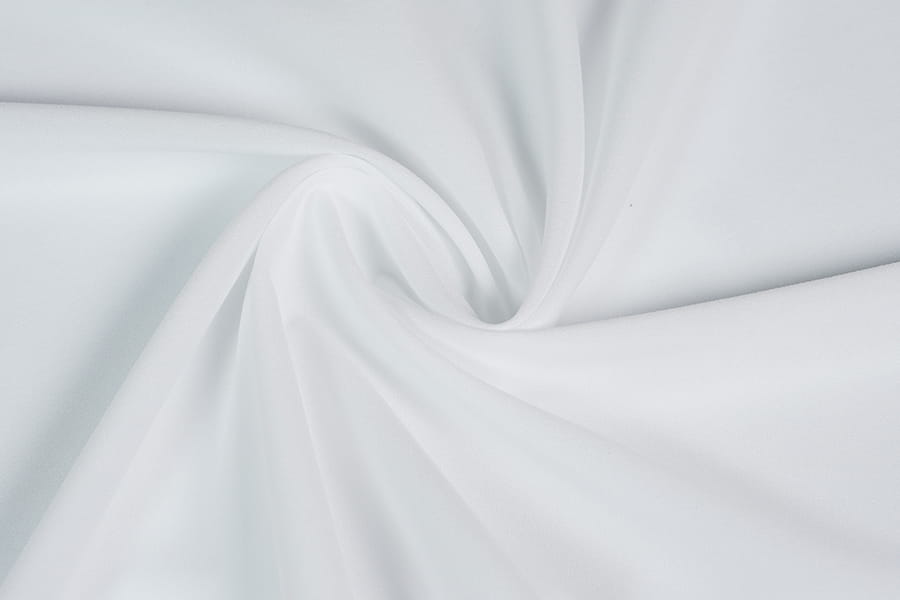 Sararmaya dirençli polyester eriyebilir interlinat